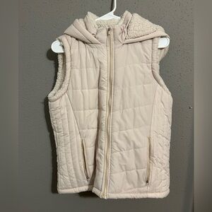 26 International Cream Fleece Vest with Hood. Women’s Large.
